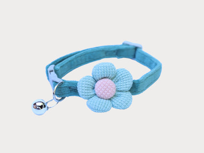 Collar para mascota con flor y campana